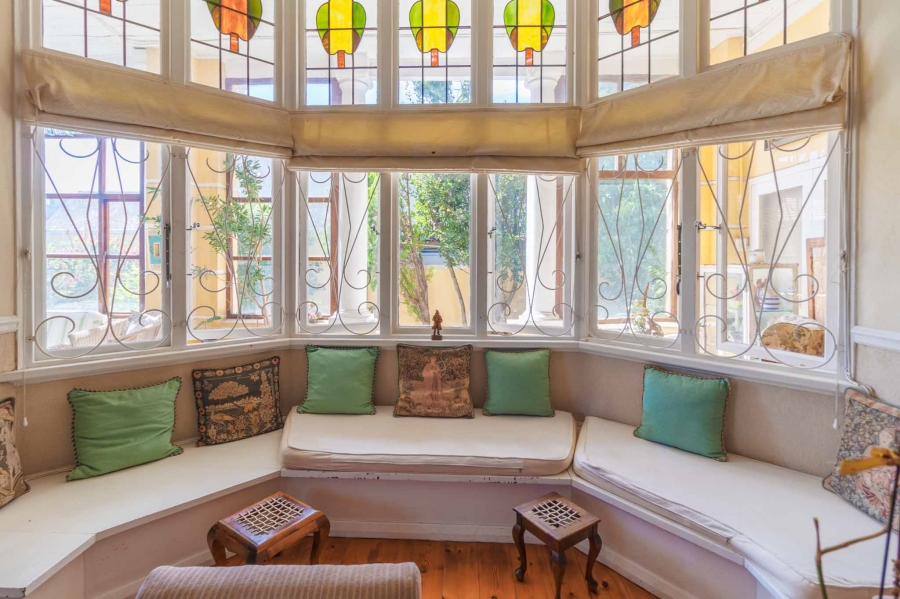 6 Bedroom Property for Sale in Fresnaye Western Cape